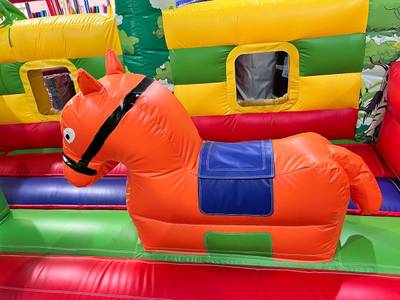 Надувной батут для бизнеса "Саванна", 14*8*7 м