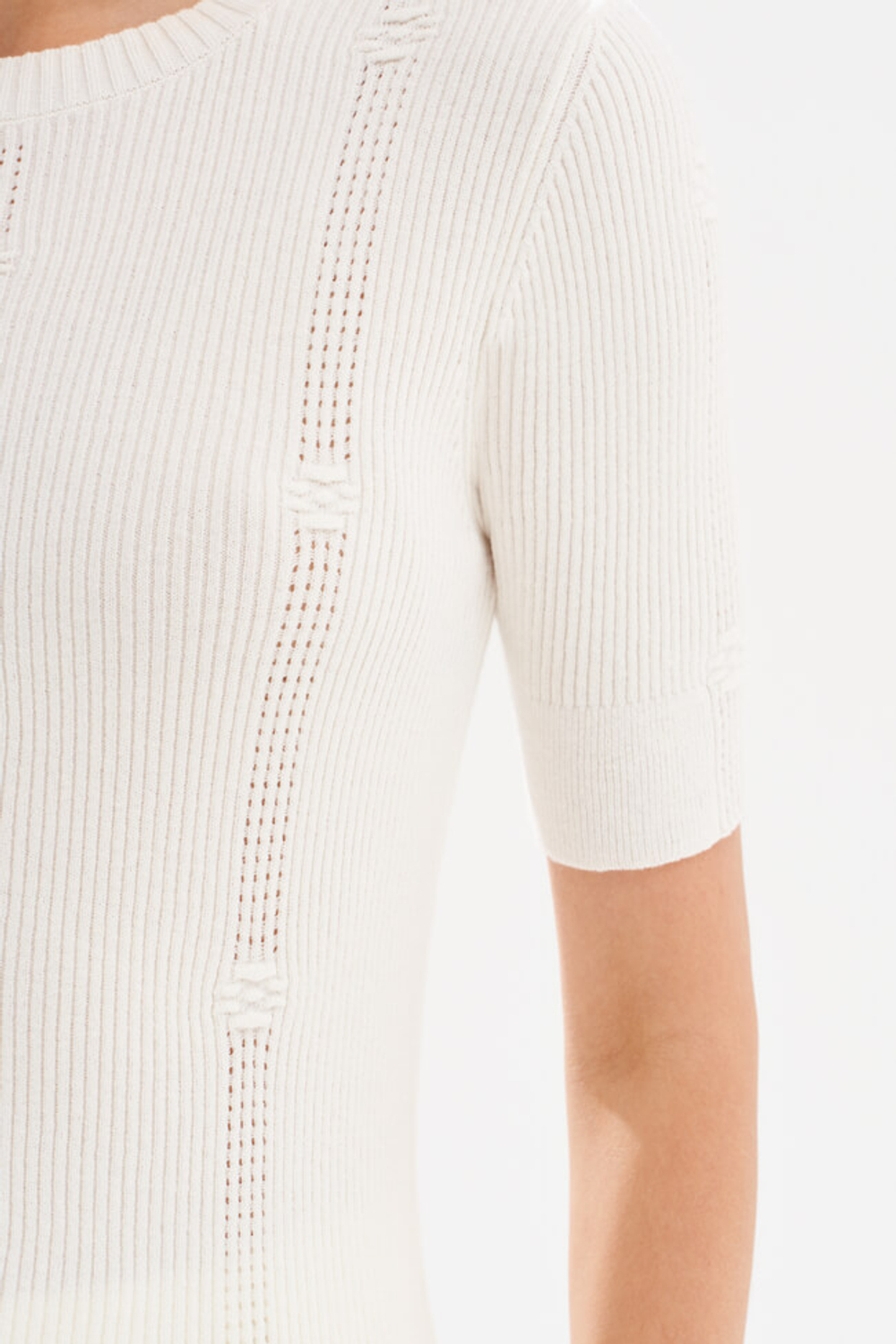 23565 Джемпер женский (молочный)