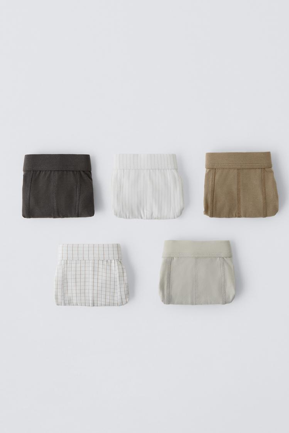 ZARA НАБОР ИЗ ПЯТИ ТРУСОВ-БОКСЕРОВ В КЛЕТКУ, СЕРЫЙ