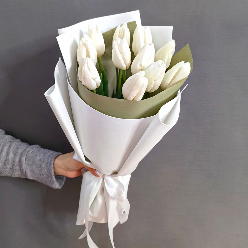 Букет из 11 белых тюльпанов