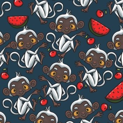 Белая обезьянка и фрукты