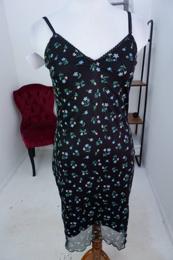 Платье в бельевом стиле с цветочным принтом, маркировка 36, визуально на 42 размер