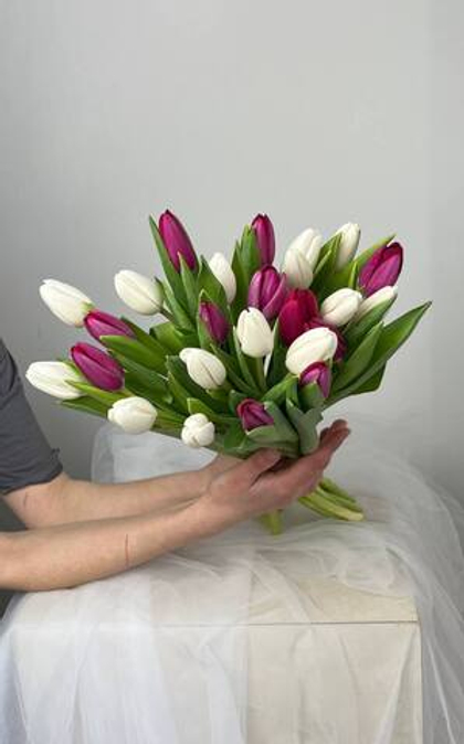 Охапка из 25 тюльпанов