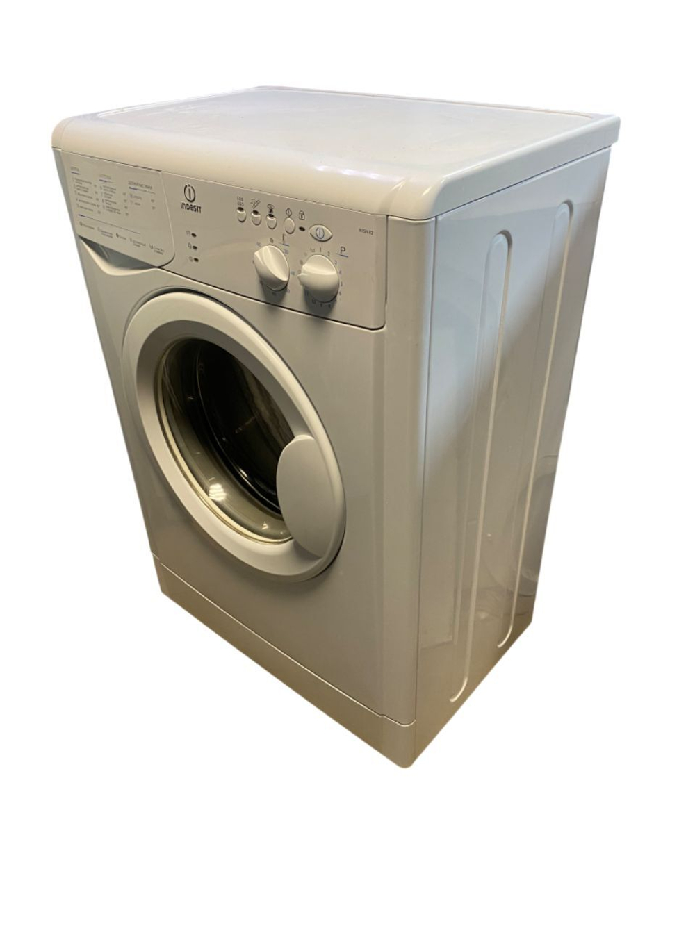 Стиральная машина Indesit WISN 82 б/у