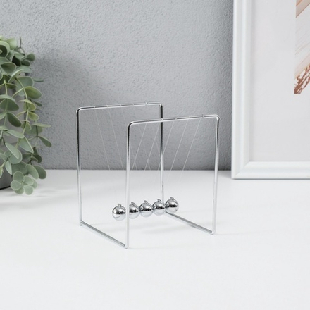 670953 Маятник "Шары техно" 11*9*9см