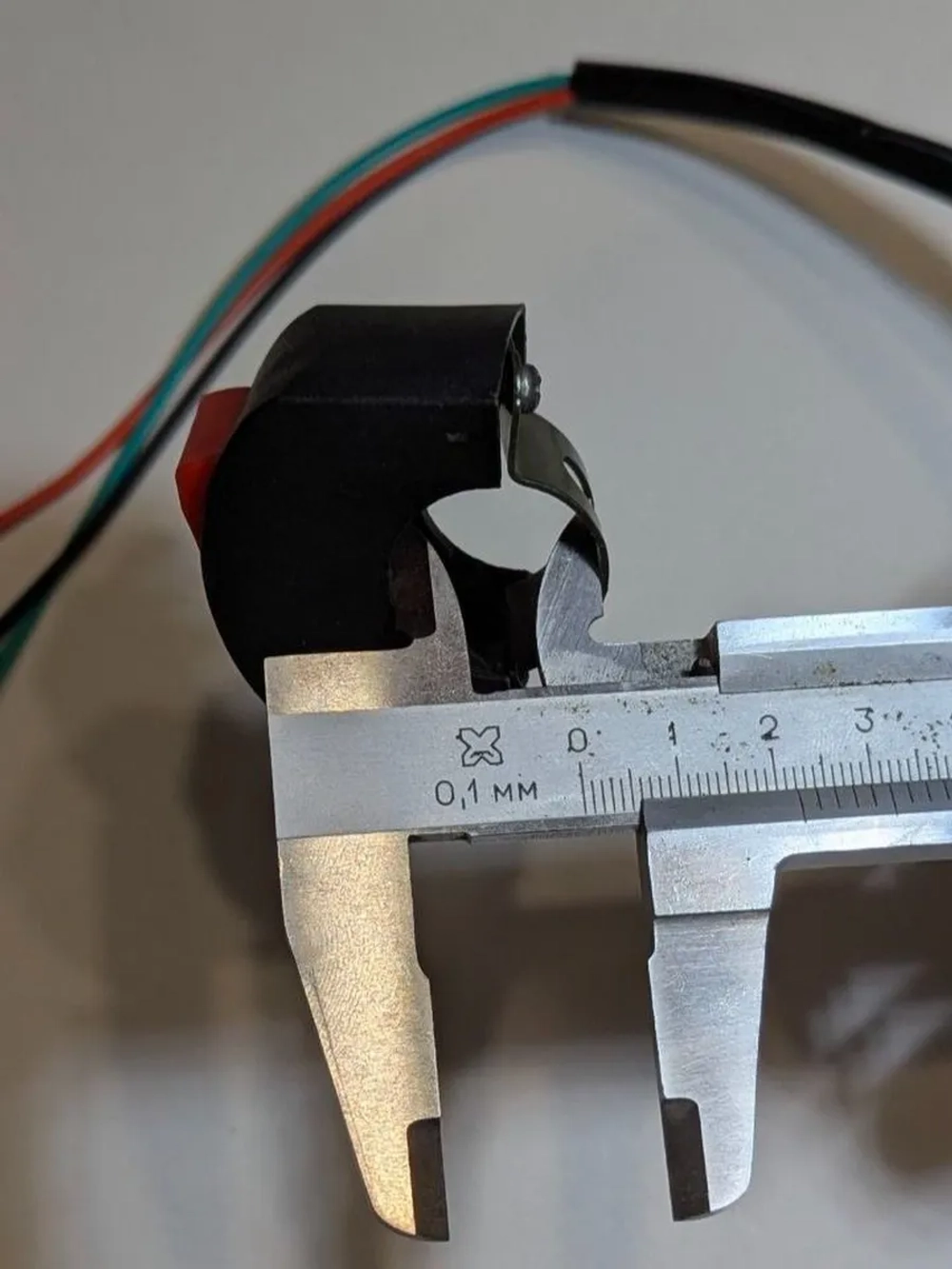 tt Переключатель 3-х проводной универсальный на руль 22мм (скутер, мопед, эндуро, мотоцикл)