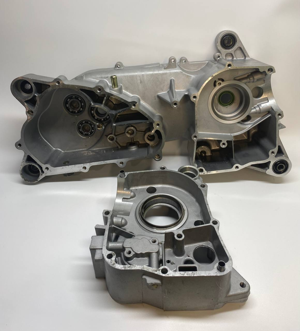 Картер с подшипниками и сальниками двигатель 161QMK