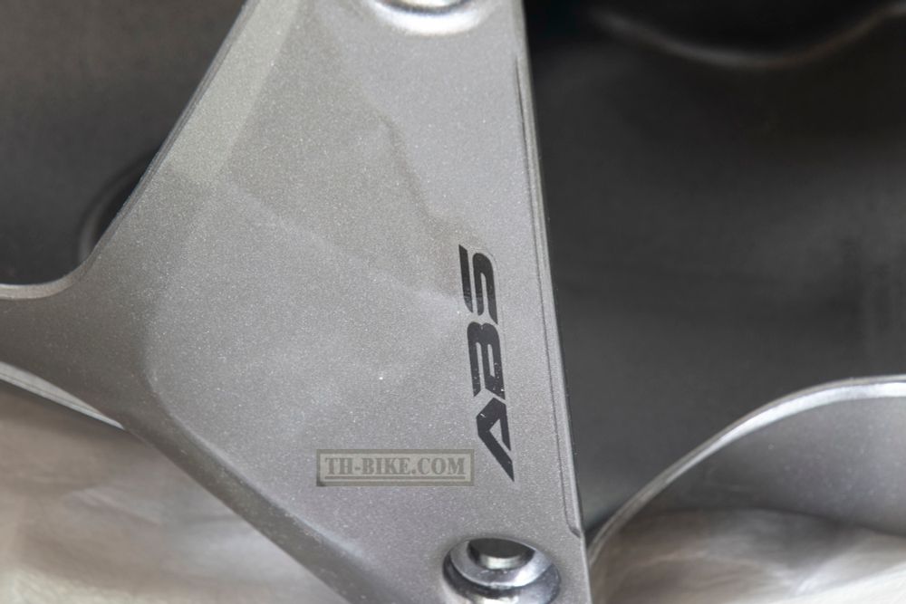 61110-MGZ-D10ZC (61110-MGZ-D11ZC), FENDER SET, FR. (WL) *TYPE4* (TYPE4 ). Front Fender Honda CBR500R, SILVER, 2013-2015