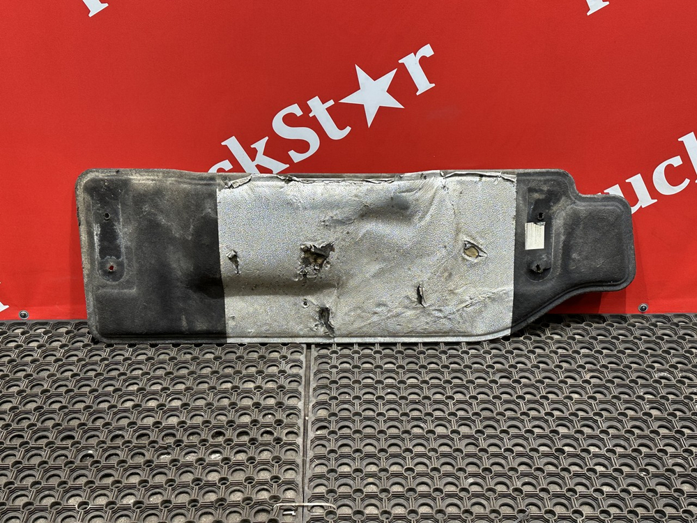 Шумоизоляция двигателя правая 2017г