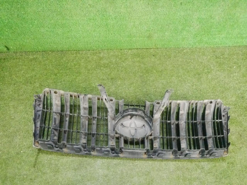 Решетка радиатора Toyota Land Cruiser Prado 150 (2009-2013)
