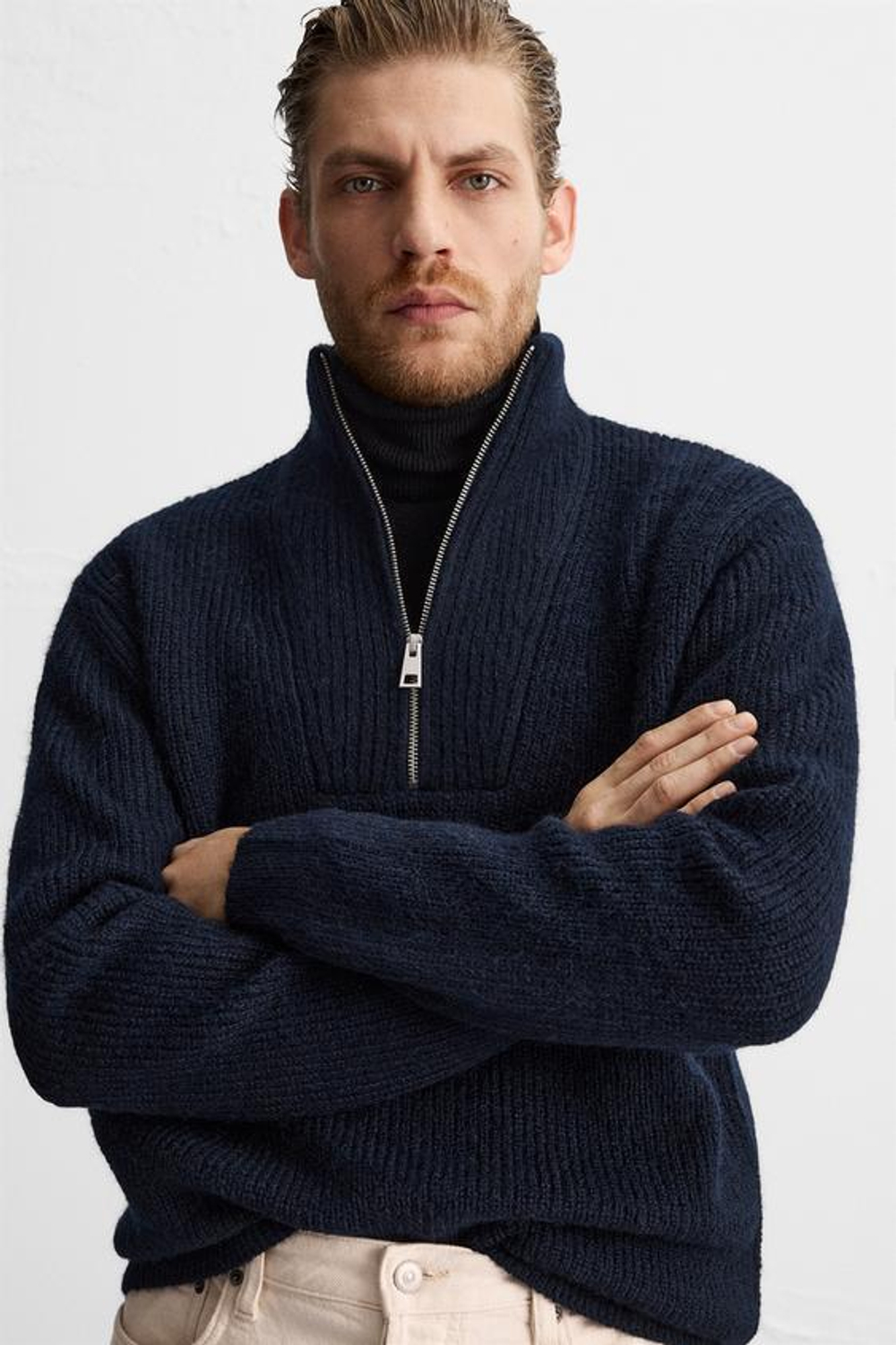 ZARA СВИТЕР ИЗ РЕЛЬЕФНОЙ ТКАНИ С ВОРОТНИКОМ НА МОЛНИИ, МОРСКОЙ СИНИЙ