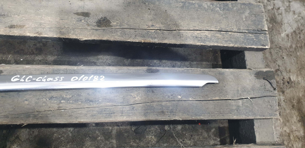 Накладка стекла заднего правого Mercedes GLC (X253) 15-нв Б/У Оригинал A2536700222