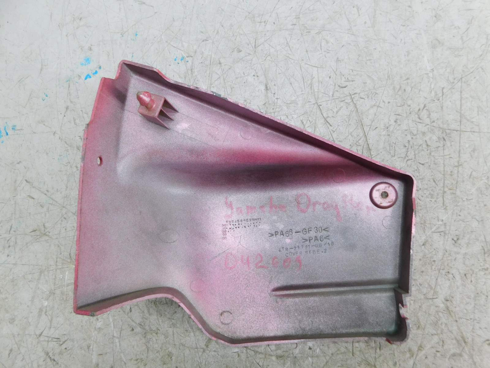 Пластик боковой правый Yamaha Drag Star 400 4TR-21721-00