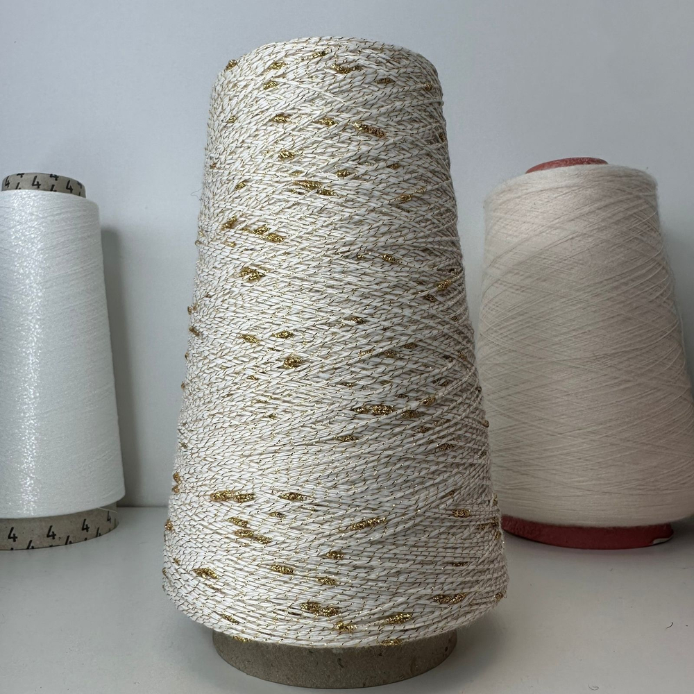 LUCKY STAR - Ri.Go; 75% вискоза, 25% люрекс; 800м/100гр; col. 0643, цвет: золотой люрекс на белой нити; S505