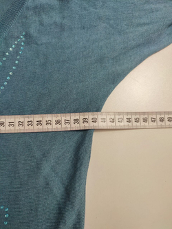 Джемпер модный с капюшоном  40 размер