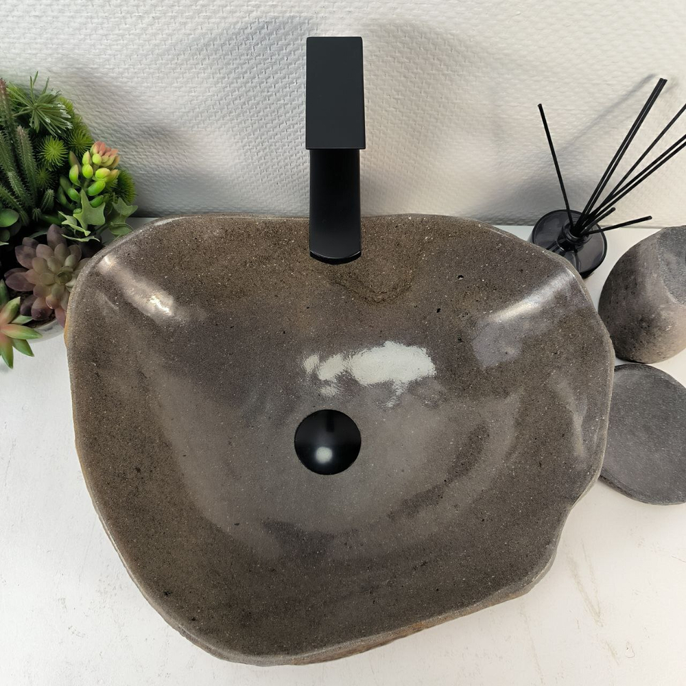 Раковина из речного камня RS-65275 48*38*15 0861