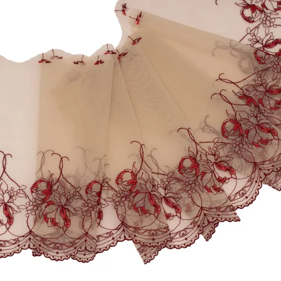 Вышивка на сетке песочная/т.красная (левая) 18 см