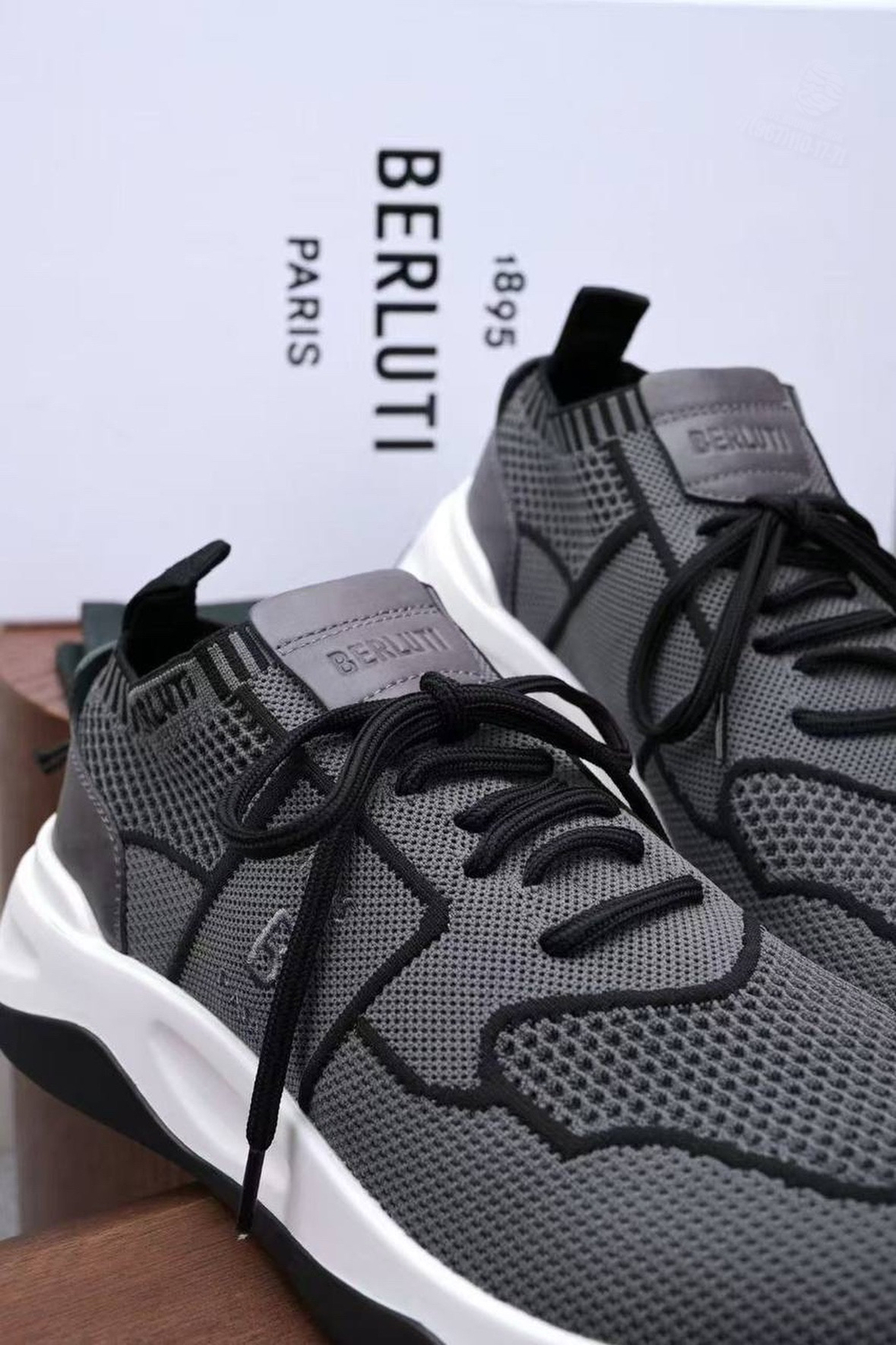 Кроссовки Berluti