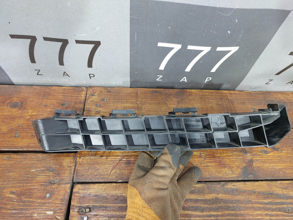 Кронштейн фары правый Honda CR-V 5 (RW) 16-нв Б/У Оригинал 71140TLAA000