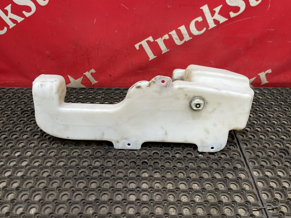 Бачок омывателя лобового стекла