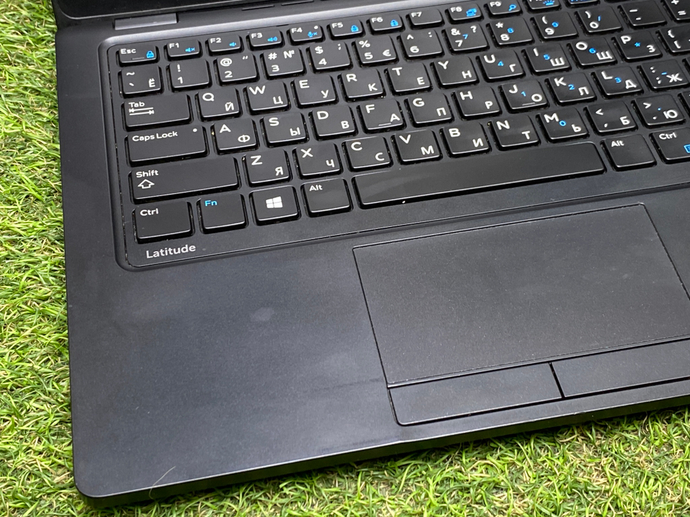 Ноутбук Dell i5-7/16GB/SSD256/ Latitude 5280[5280-9569]/Windows 10