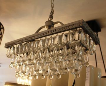 vintage chandelier  01-22 ( by Funky Vintage )