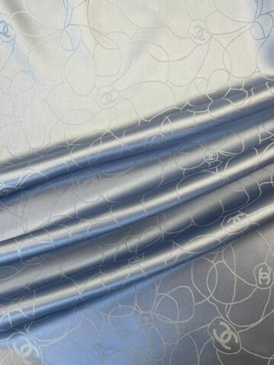 Шелк Chanel голубой с абстрактным цветочным принтом и лого