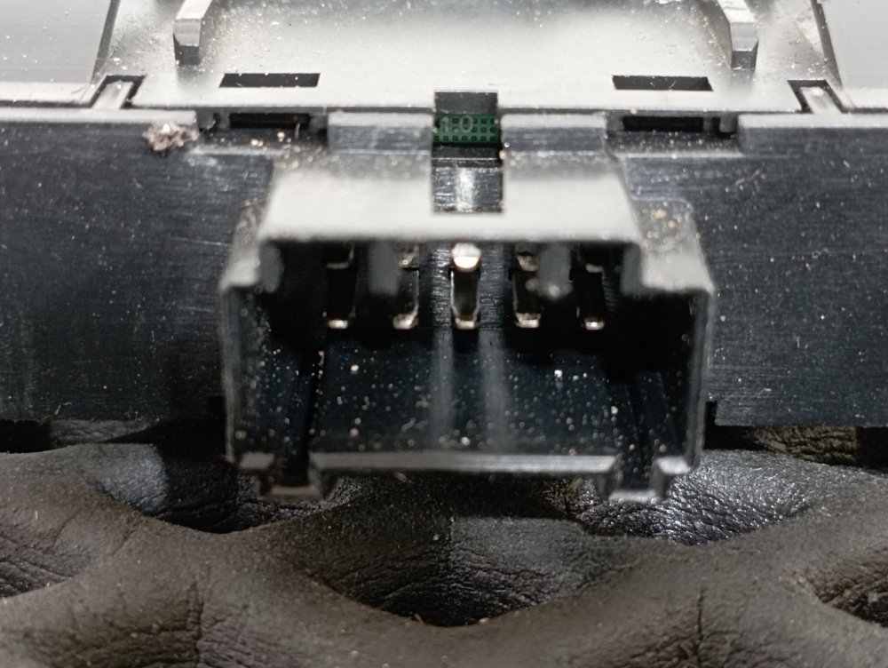 Кнопка освещения салона