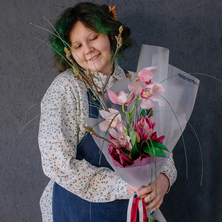 175. Трендовый премиальный букет с лилией и орхидеей