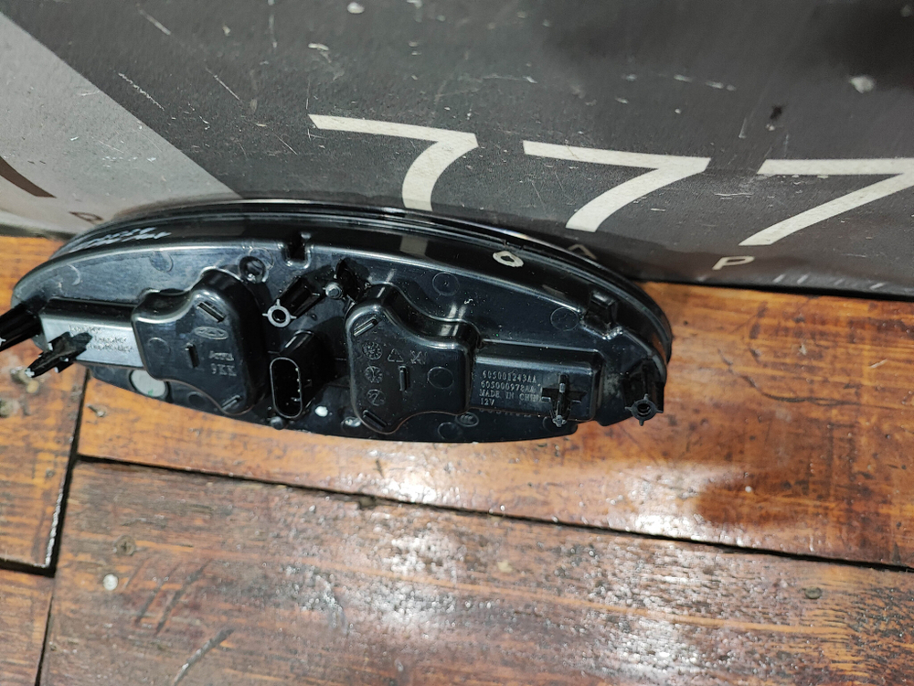 Эмблема решетки радиатора Chery Tiggo 8 Pro Max 22-нв Б/У Оригинал 605000978AA