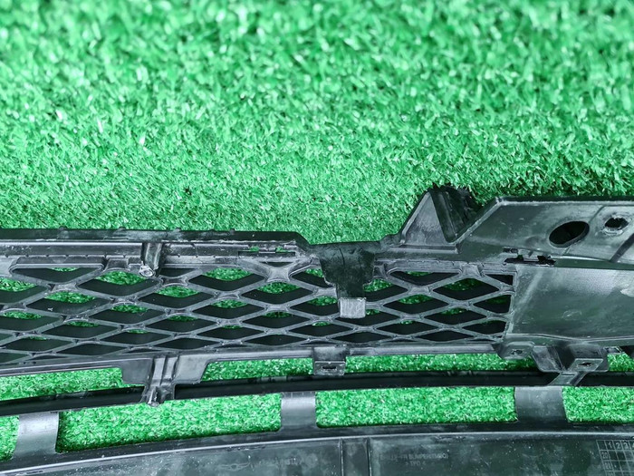 Решетка переднего бампера Genesis GV70 (2020-н.в.)