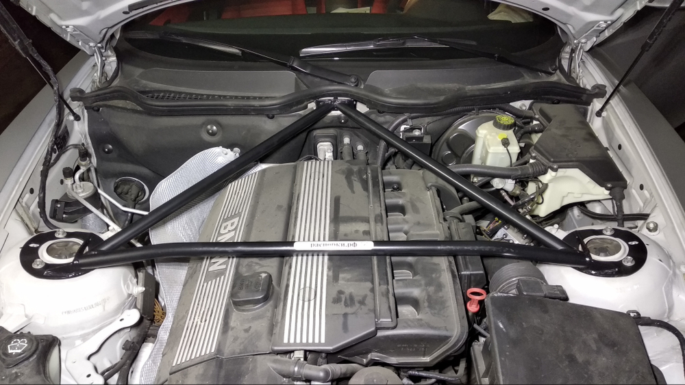 Распорка передних стоек треугольная (цельная) BMW Z4 E85, E86 до рестайлинг с M54 (ПОД ЗАКАЗ)