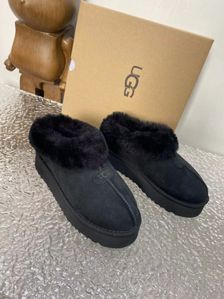 UGG