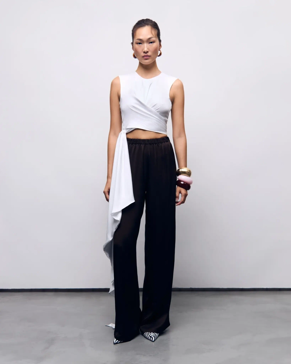 Топ трансформер с шлейфом