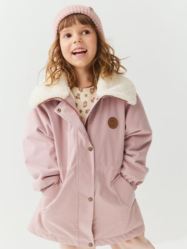 Парка демисезонная с меховым воротником 