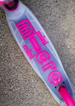 Самокат Mini Micro Deluxe Flux LED неоновый розовый