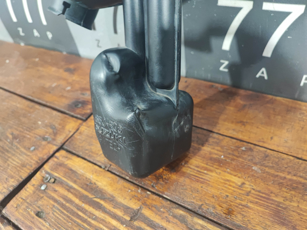 Воздухозаборник Suzuki Grand Vitara 2 (JT) 05-15 Б/У Оригинал 1382065J00