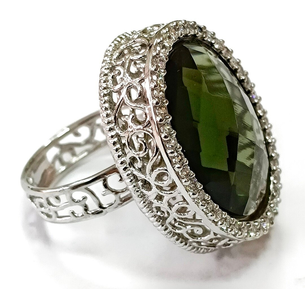 Ювелирное кольцо из серебра 925 пробы,вставка фианит.Размер 17.5