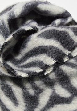 STRADIVARIUS Шарф с анималистичным принтом, коричневый