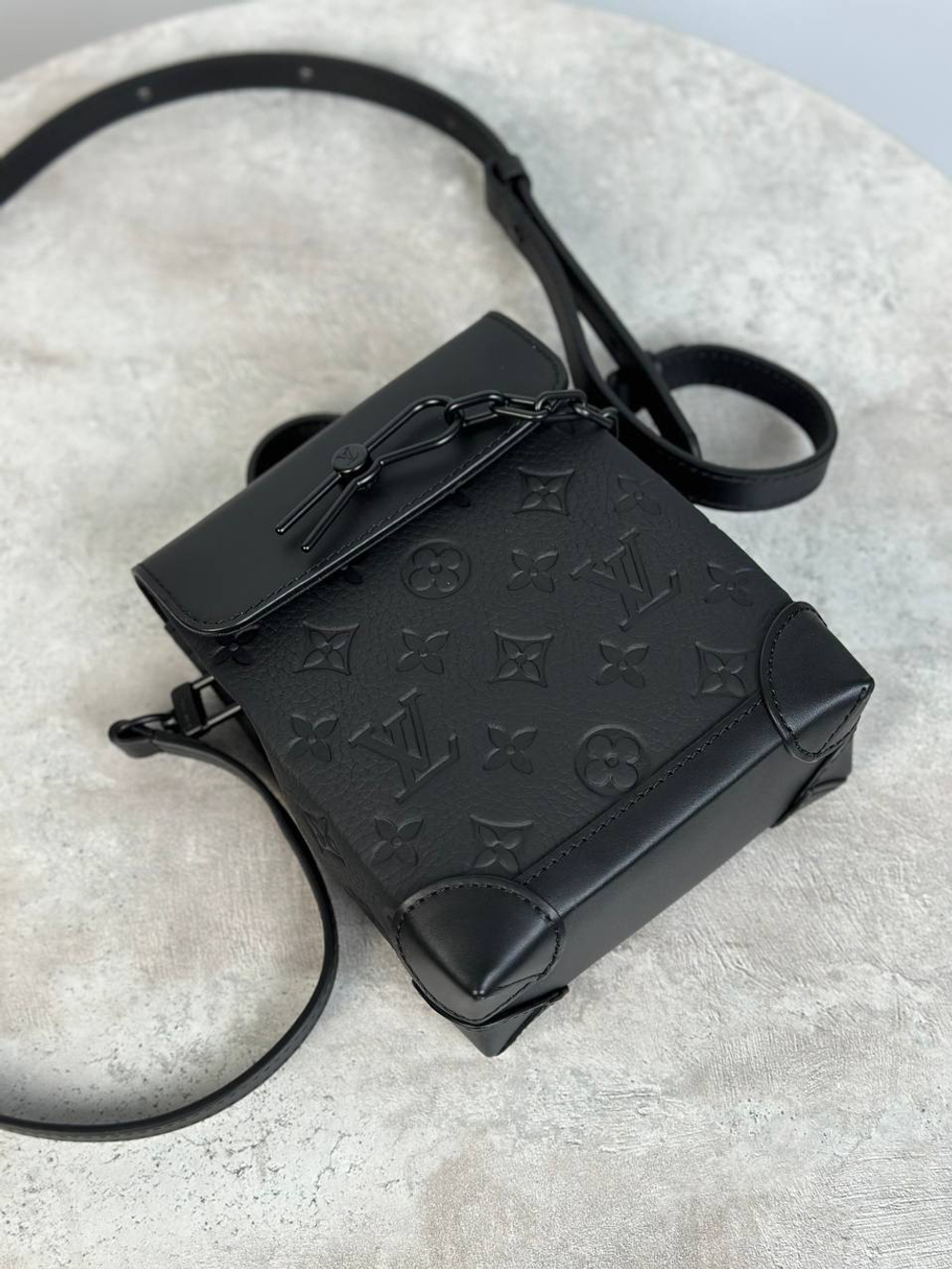 Сумка-мессенджер Louis Vuitton