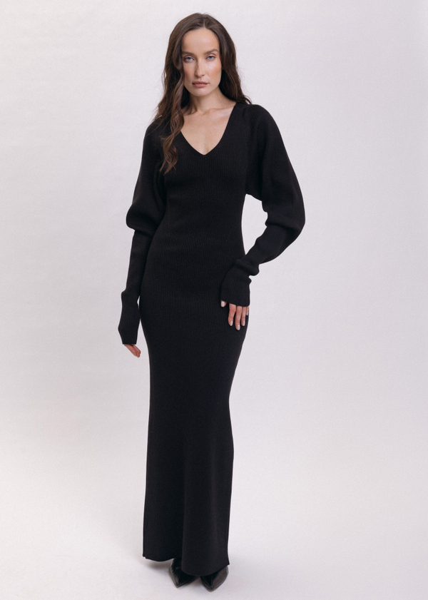 Платье макси с вырезом