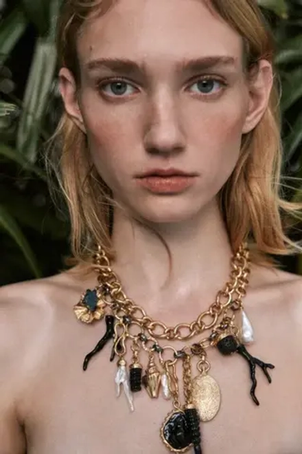 ZARA НАБОР ИЗ ДВУХ ЦЕПОЧЕК С ПОДВЕСКАМИ И МЕДАЛЬОНОМ, ЗОЛОТИСТЫЙ