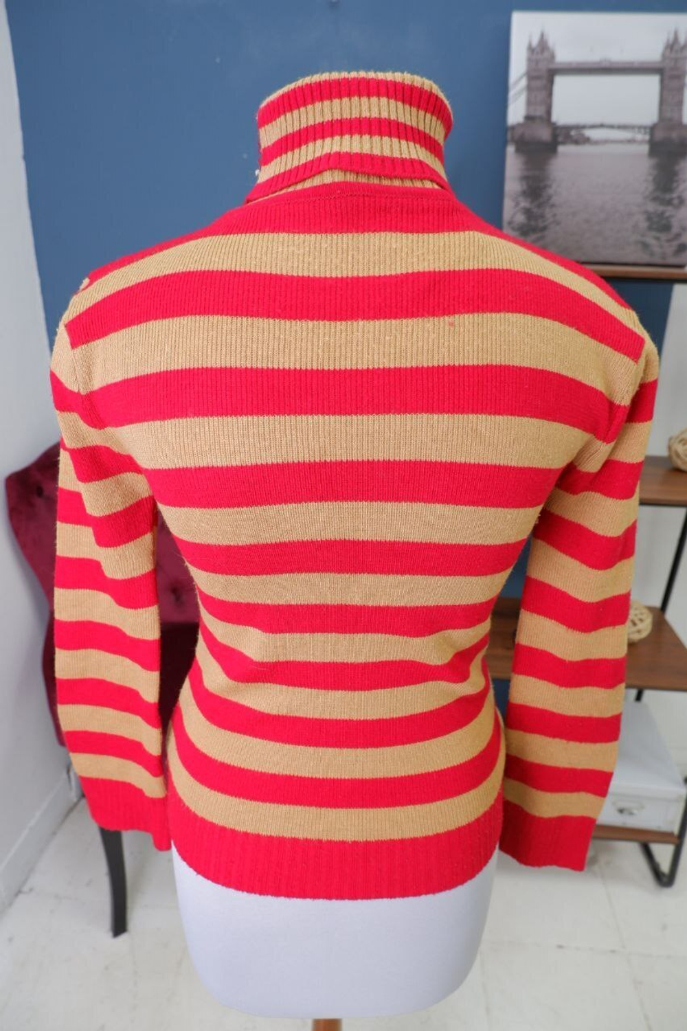 Свитер с шерстью 44 размер