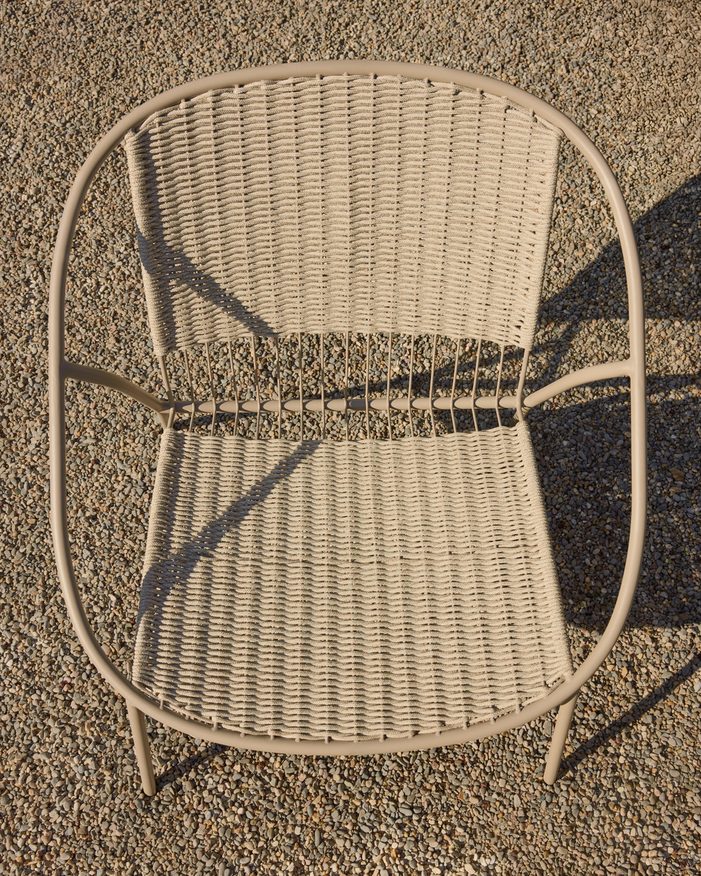 Кресло уличное Atrani из стали и веревки цвета таупе