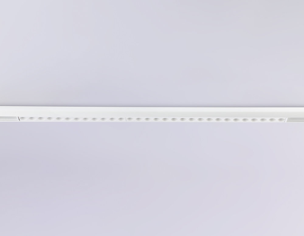 Светильник светодиодный трековый для шинопровода Magnetic GL4031 WH белый IP20 30W 4200K 48V 24° 550*22*45