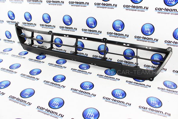 Оригинальная нижняя решетка переднего бампера нового образца на Лада Гранта