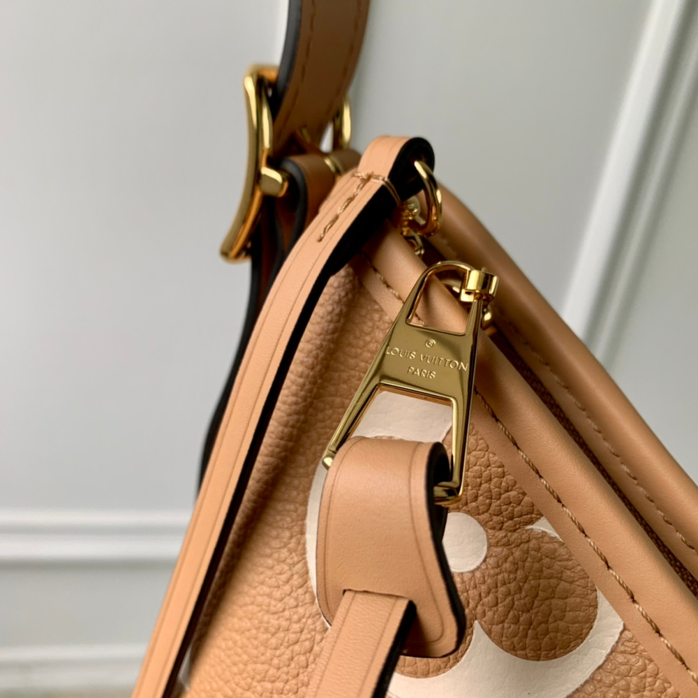 Louis Vuitton CarryAll MM