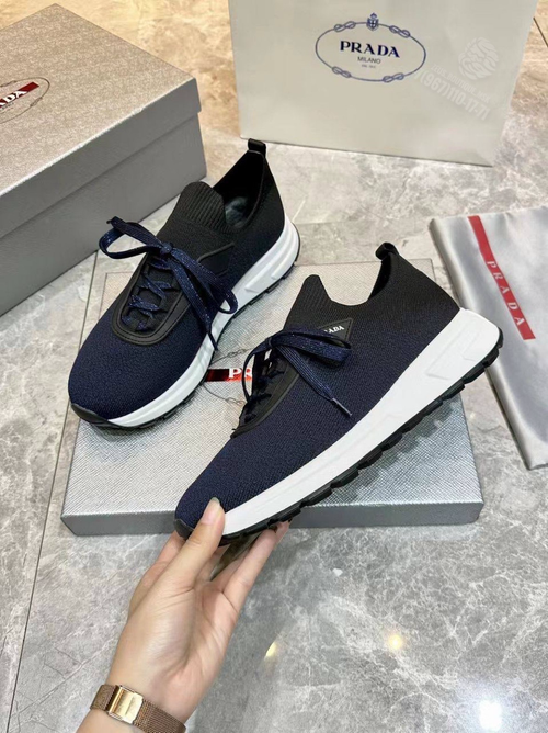 Кроссовки Prada
