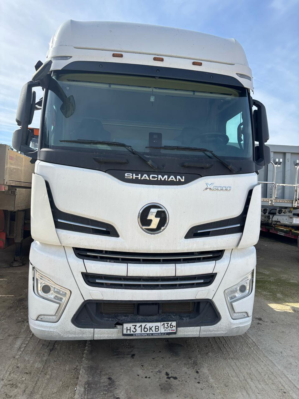 Shacman (Shaanxi) SX* 4x2 Седельный тягач SX4188YY381 (Дизельный, 12,5 л, 473 л.с., АТ)