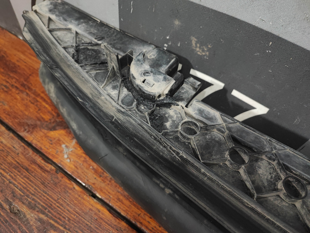 Воздуховод радиатора нижний BMW X5 (G05) 18-нв Б/У Оригинал 51647418158